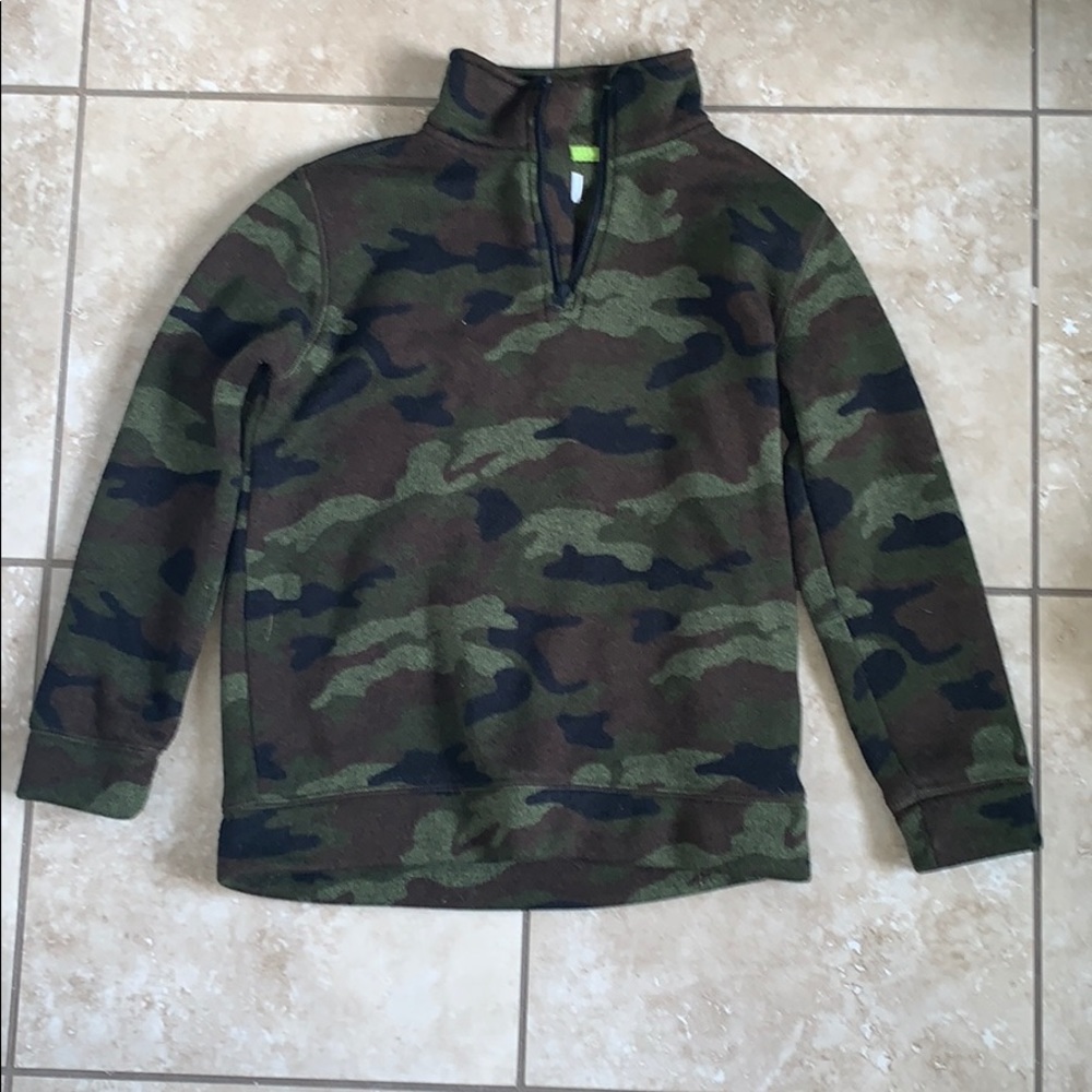 Old Navy boys camo pullover size medium